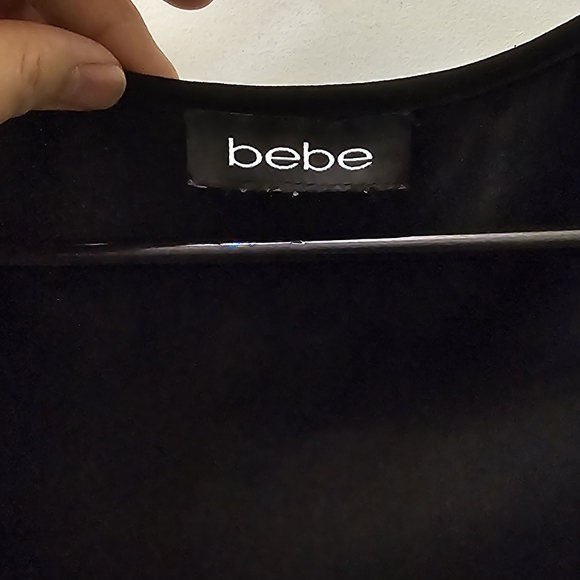 Bebe Women's Black Tank Top Sequin Sleeveless V-Neck Size:L - Picture 2 of 3